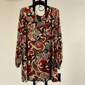 Beautiful tunic top with chiffon sleeve detail